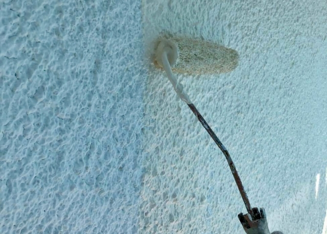 白い塗料での外壁塗装